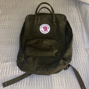 Fjallraven Kanken shoulder bag